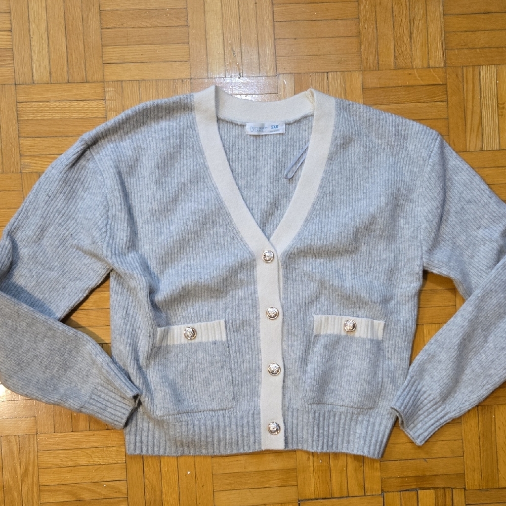 Primark Light Gray and Cream Cardigan Sweater